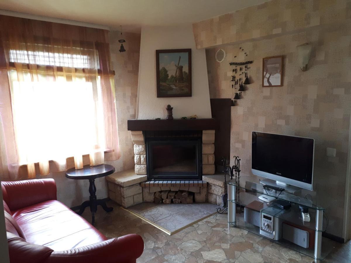 Viesu Maja "Osmany" Hotel Dvarci Luaran gambar