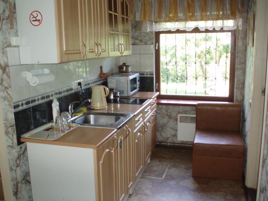 Viesu Maja "Osmany" Hotel Dvarci Bilik gambar